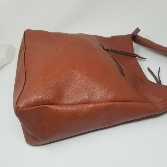 Brown Soft Faux Leather Shoulder Hobo Like Bag - Picture 4 of 13